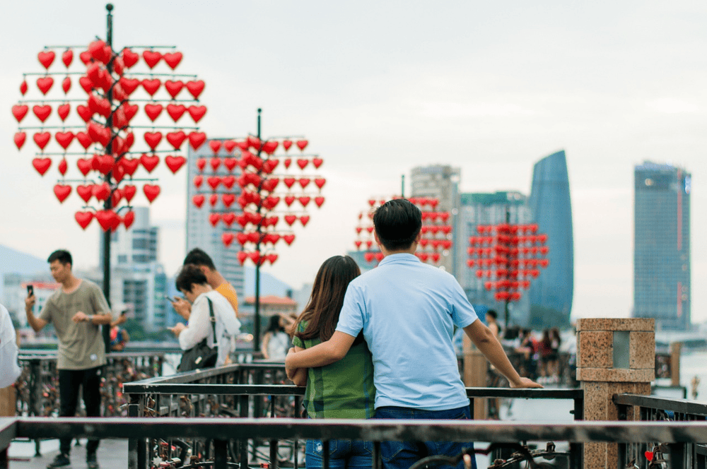 Love Lock Bridge is a beloved spot for tourists and couples in Da Nang (Source: Pixabay)